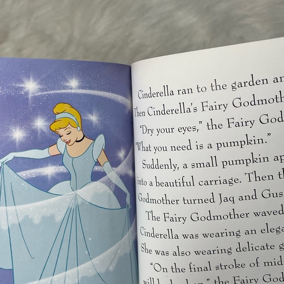 Disney Princess Books (7 Disney princesses) - Picture 3 of 12